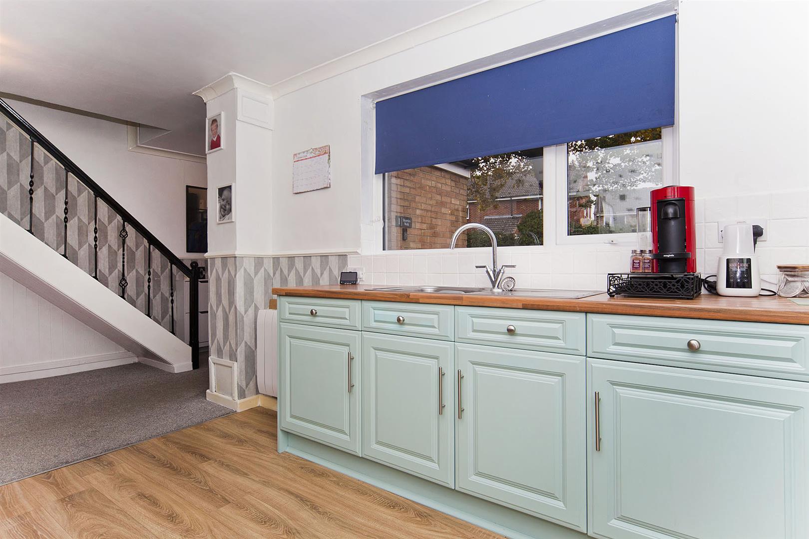 Kitchen 1.jpg